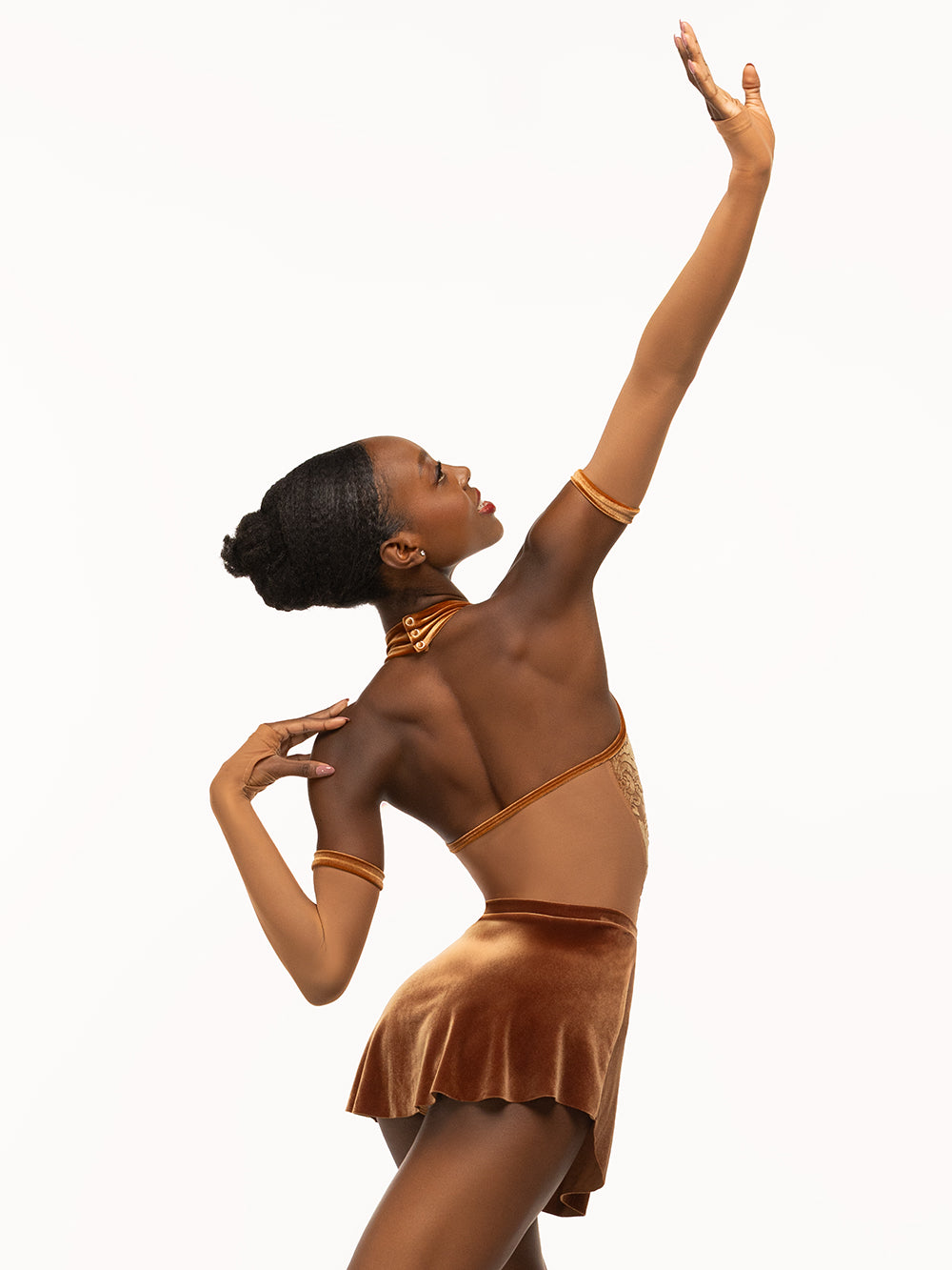 Eleve Dancewear Arm Sleeves in Cognac Mesh print color, back view.