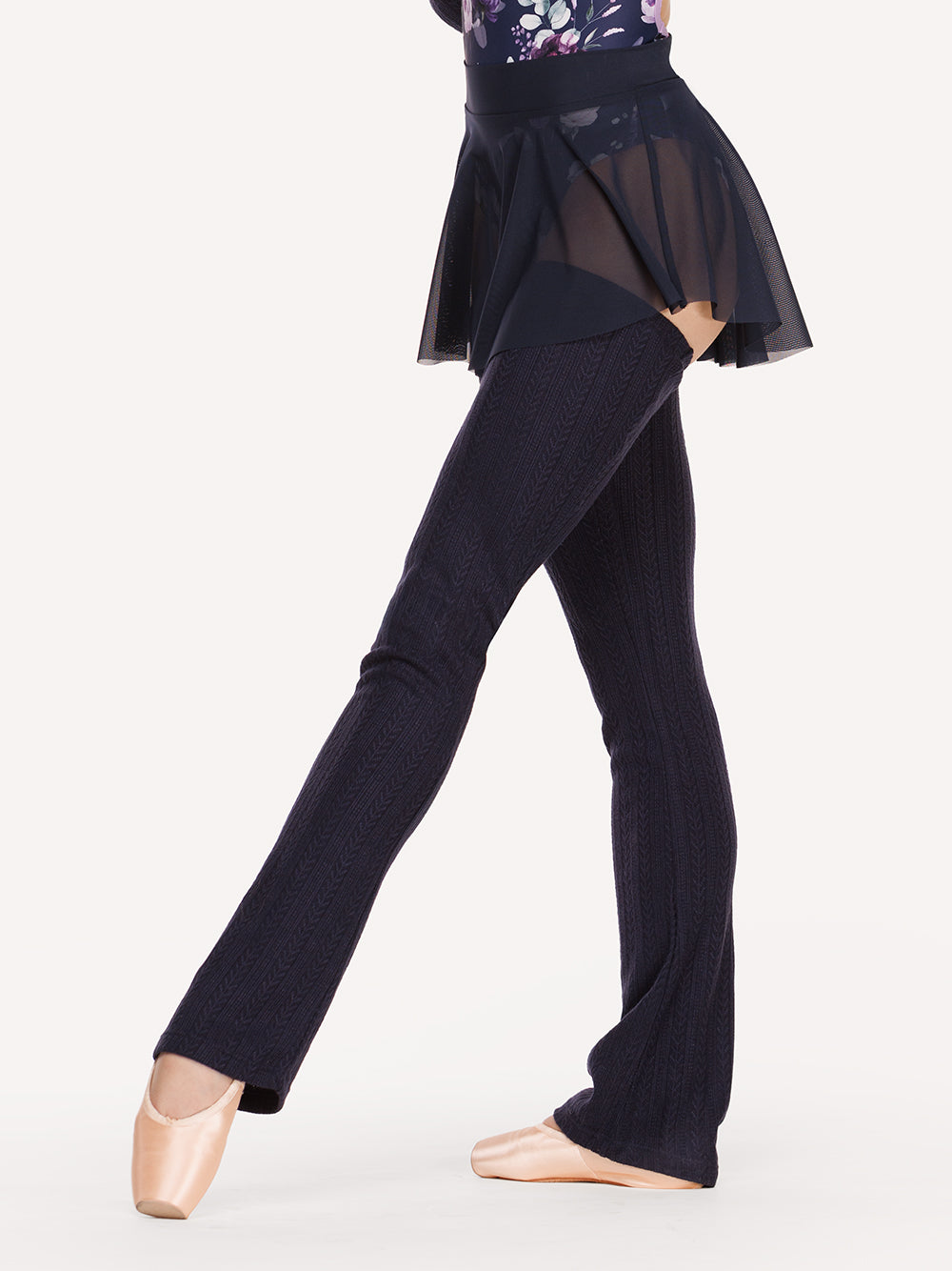 Eleve Dancewear Thigh High Leg Warmers Knit in Dark Navy color, front legs view of dancer on tendu devant croise 