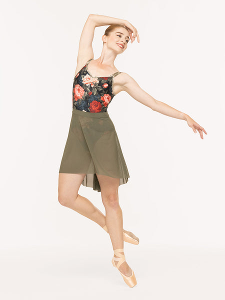 Eleve Dancewear Back Tuck Skirt in Dusty Olive Mesh print color, front view of dancer on pique cou-de-pie